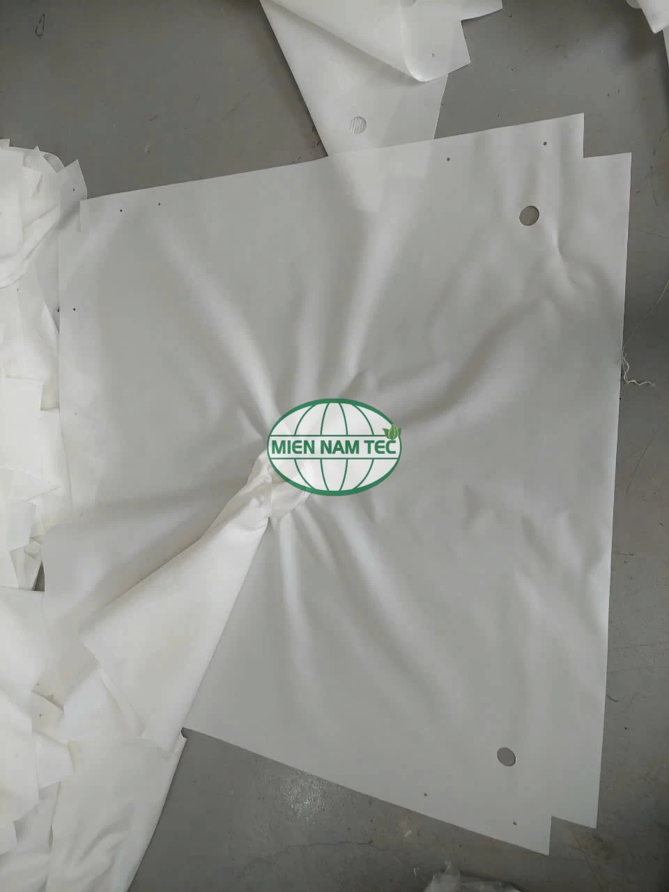 Vải lọc khung bản PE (polyester)