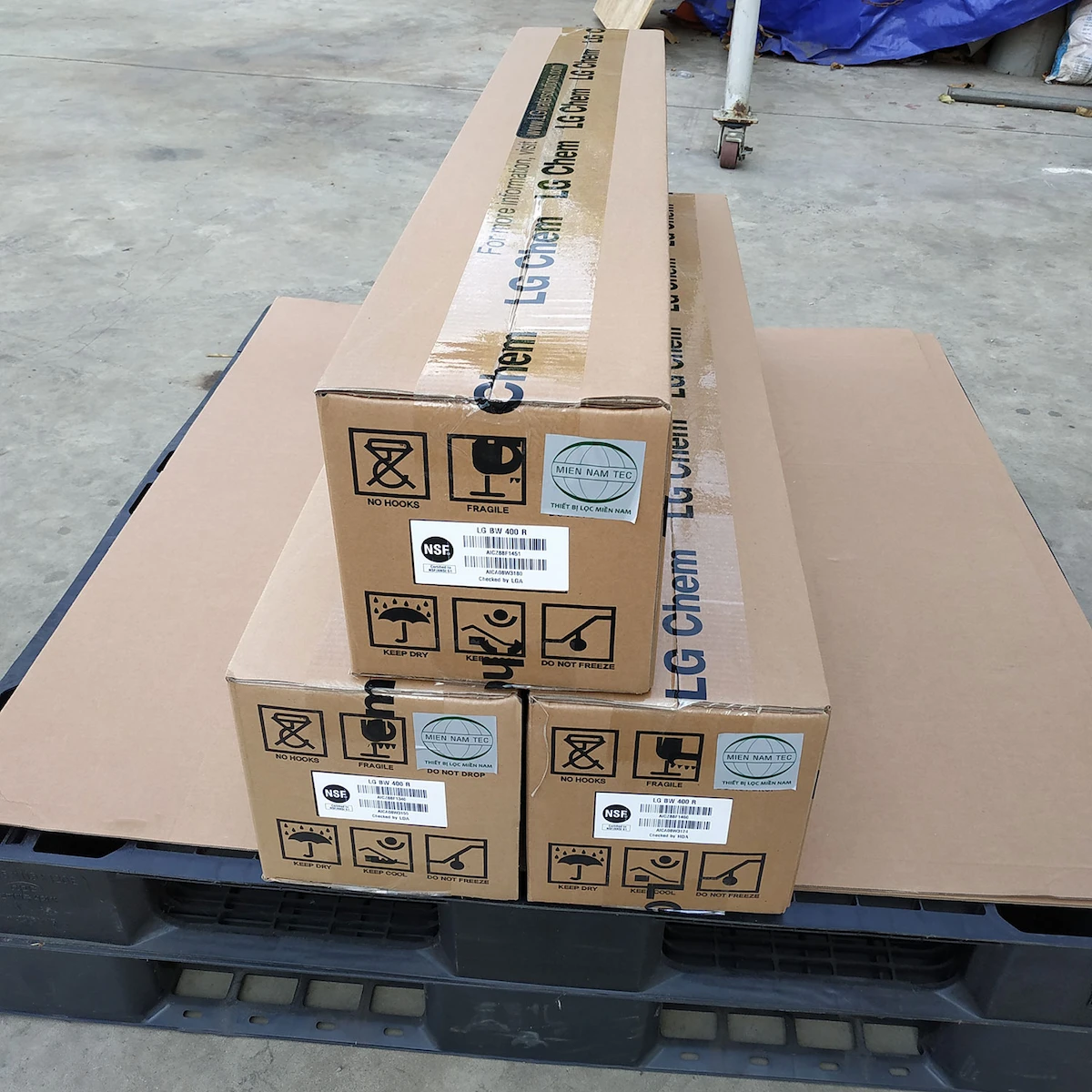 Thông tin và mã vạch trên hộp màng RO LG BW 400 R