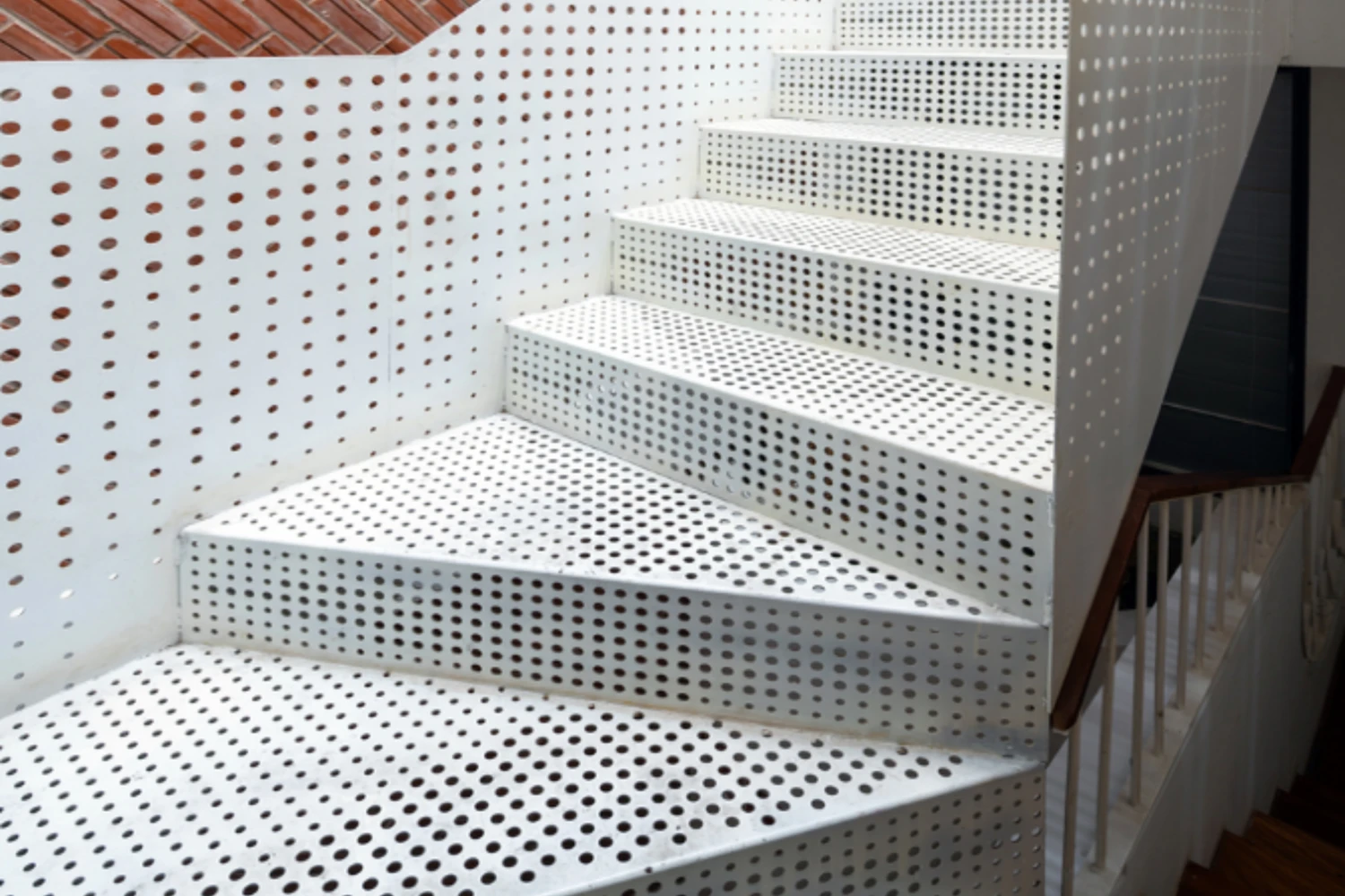 Lưới đột lỗ inox 304