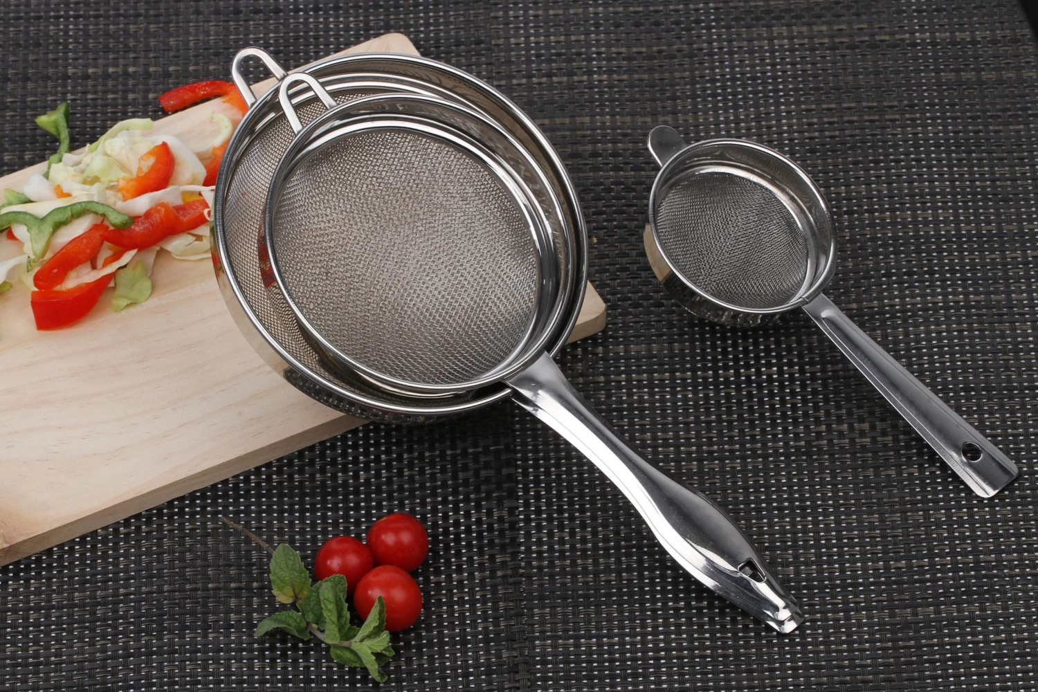 Lưới inox 304 cắt miếng tròn