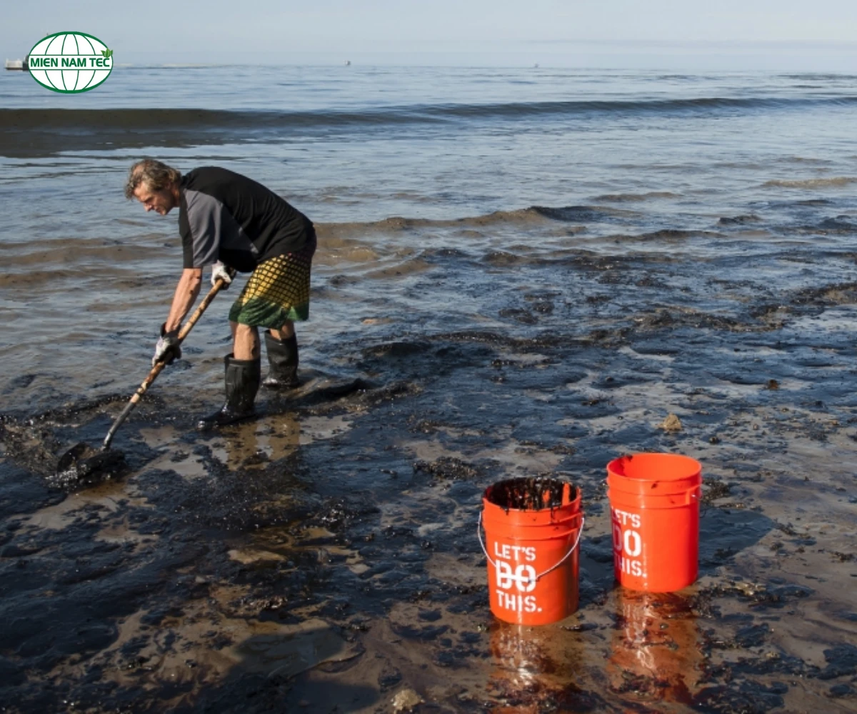Sự cố tràn dầu 