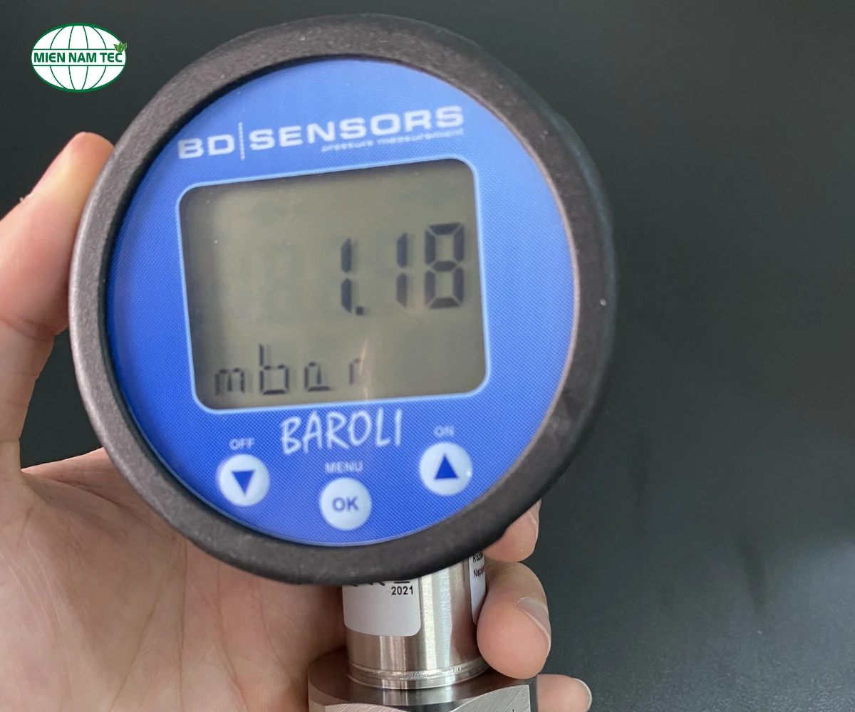 ồng hồ đo áp suất điện tử