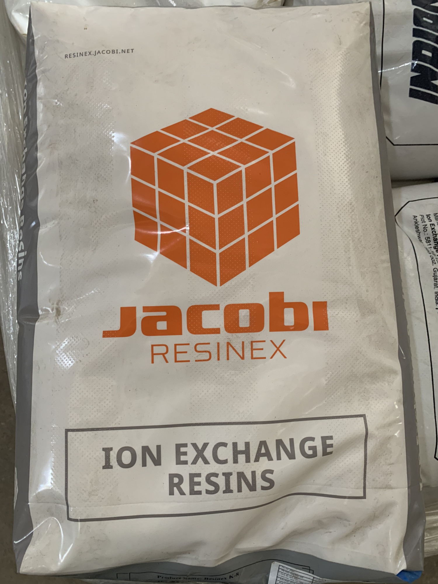 HẠT NHỰA CATION JACOBI K8