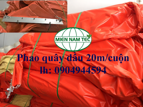 Phao quây dầu trên biển